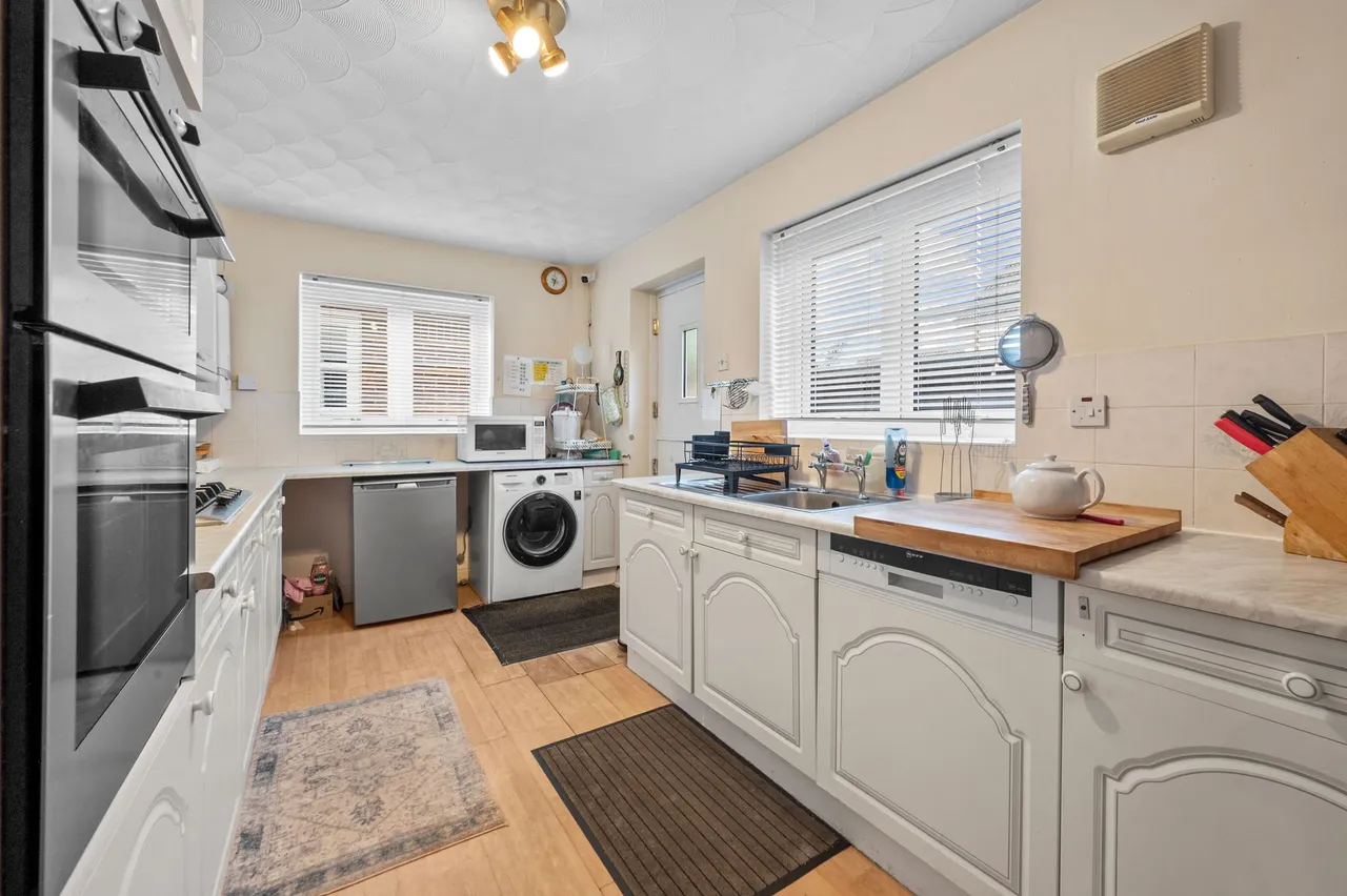 Lincoln Close, Woolston, Warrington, Warrington, WA1 4LU, photo 11