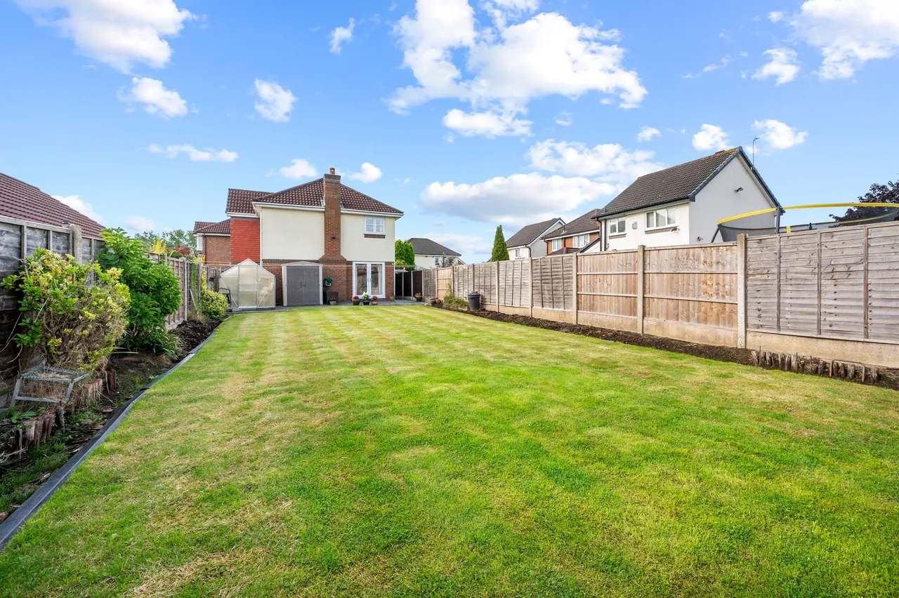 Lincoln Close, Woolston, Warrington, Warrington, WA1 4LU, photo 37