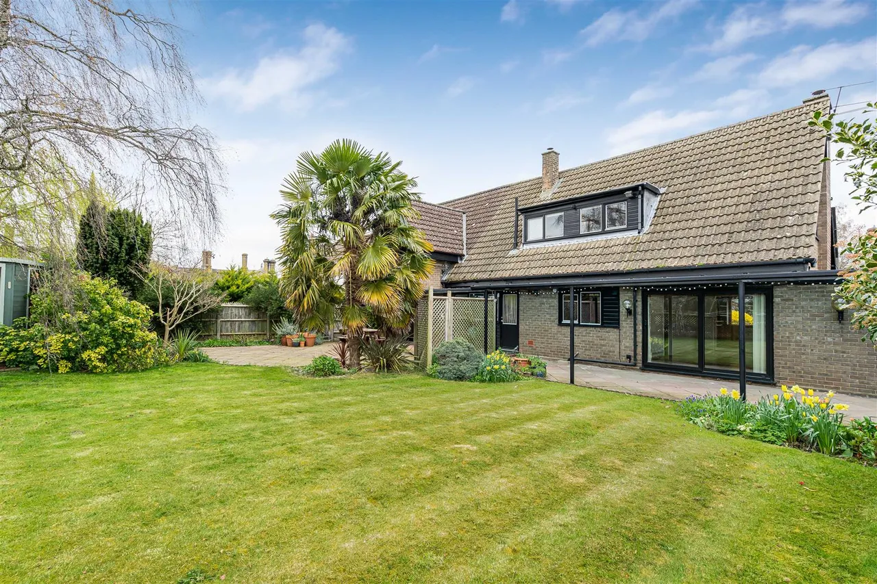 Vicarage Road, Waresley, SG19, photo 25