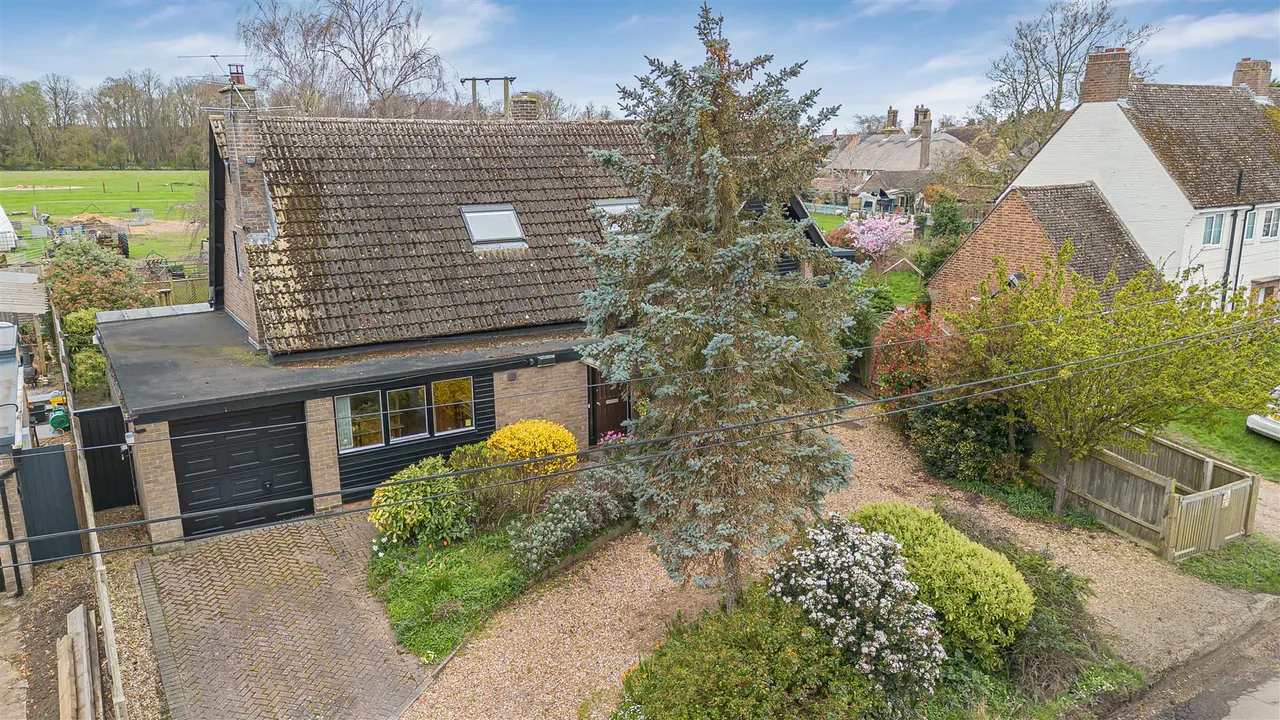 Vicarage Road, Waresley, SG19, photo 37