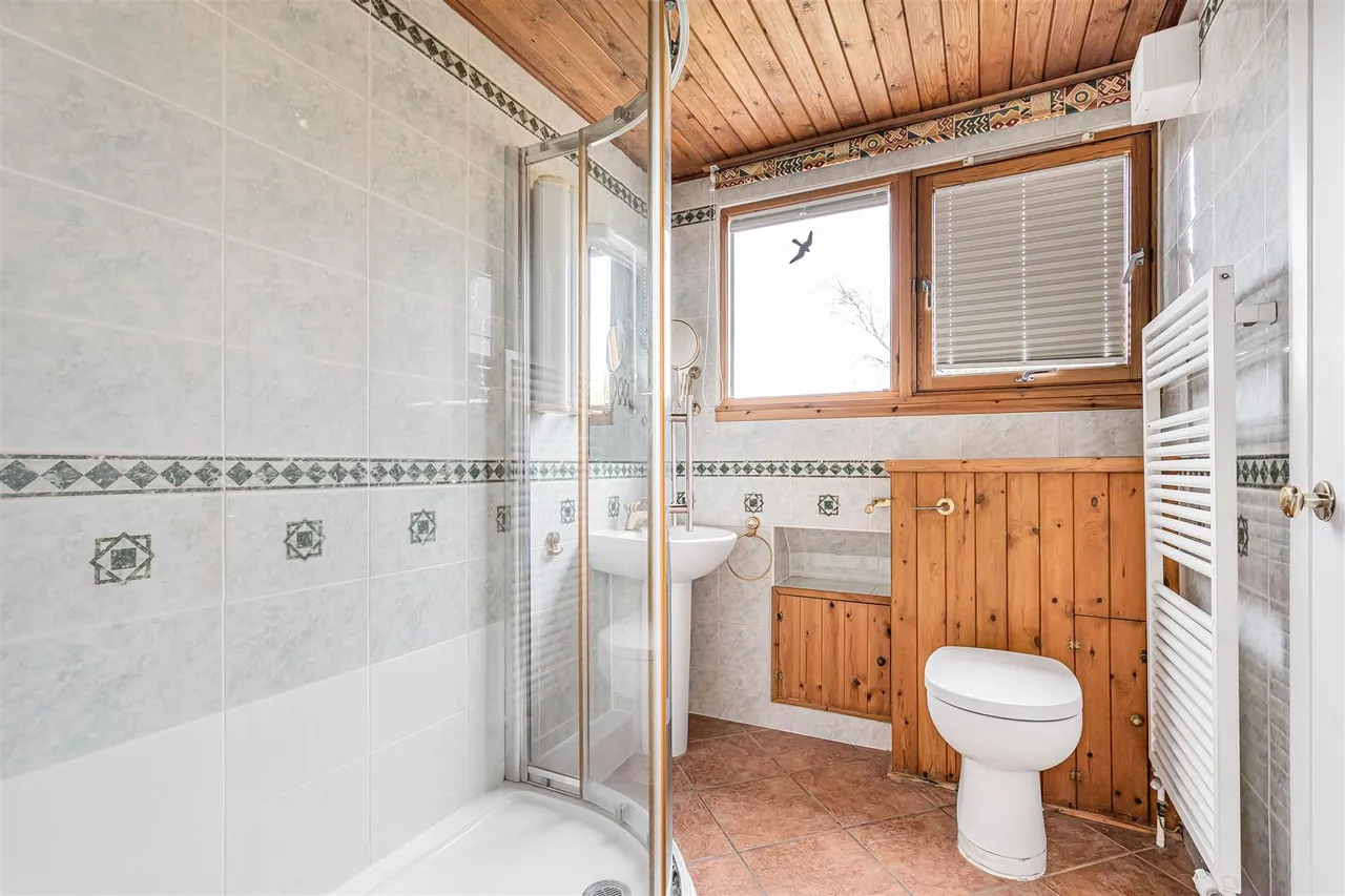 Vicarage Road, Waresley, SG19, photo 11