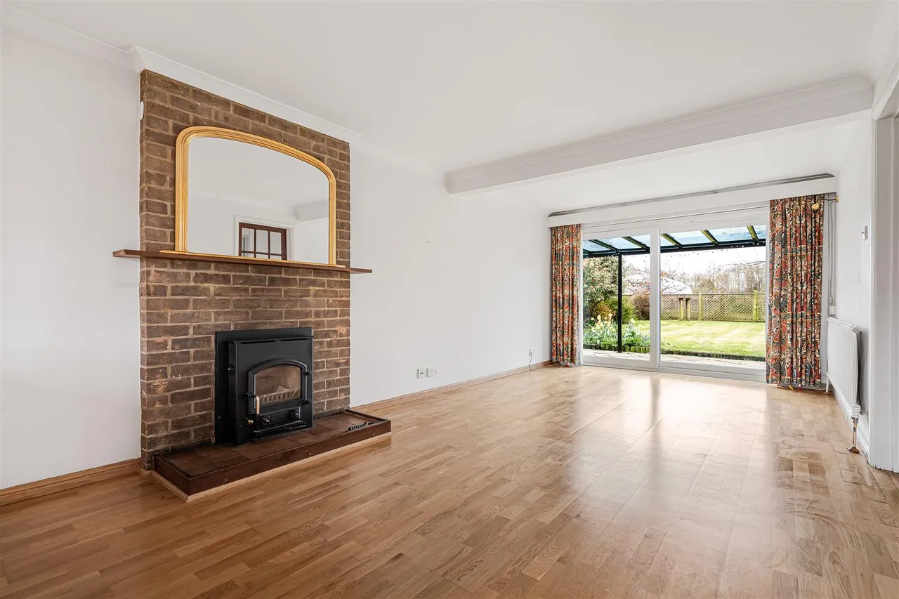 Vicarage Road, Waresley, SG19, photo 2