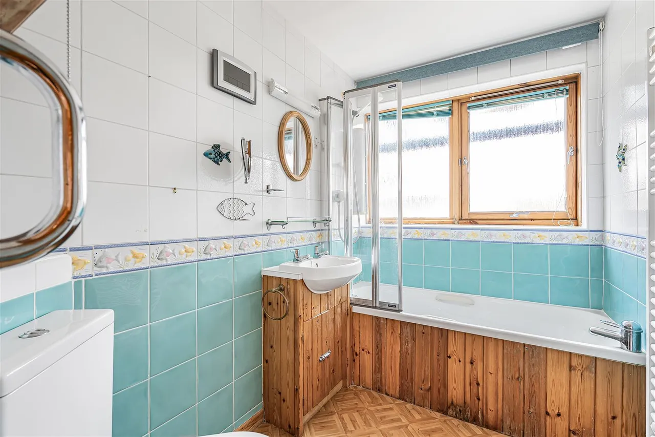 Vicarage Road, Waresley, SG19, photo 18