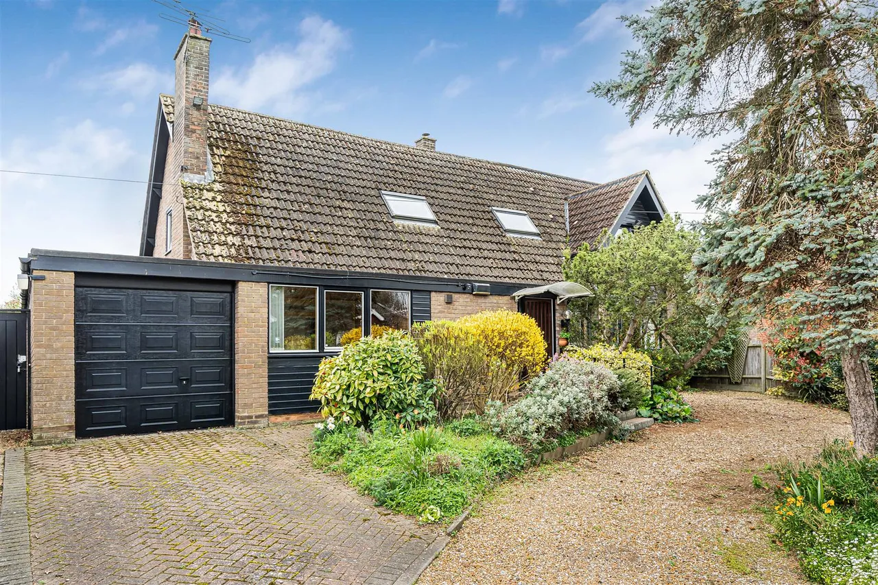 Vicarage Road, Waresley, SG19, photo 32