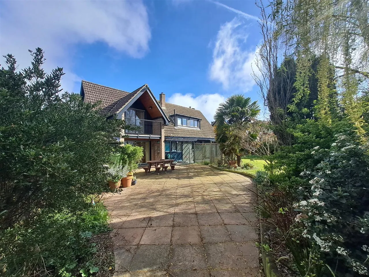 Vicarage Road, Waresley, SG19, photo 29