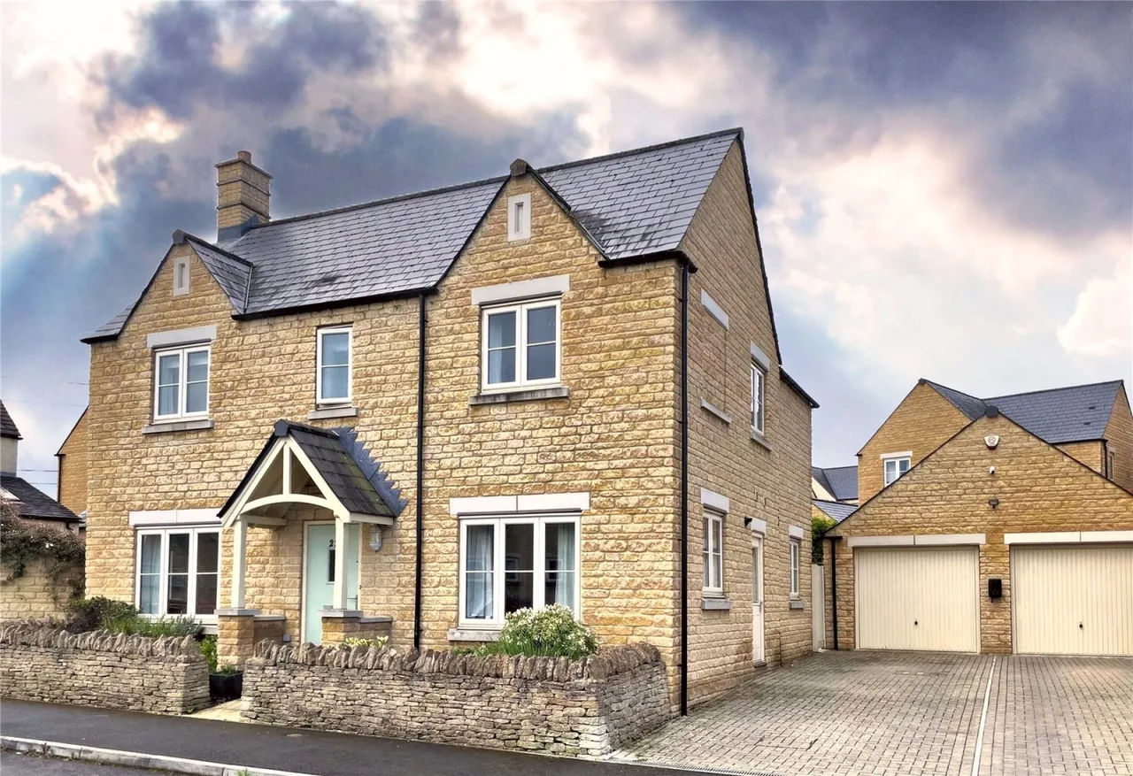 Spire View, Cirencester, GL7, photo 2