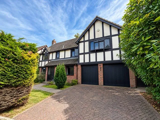 5 bed house to rent, Rectory Close, Eastbourne, BN20