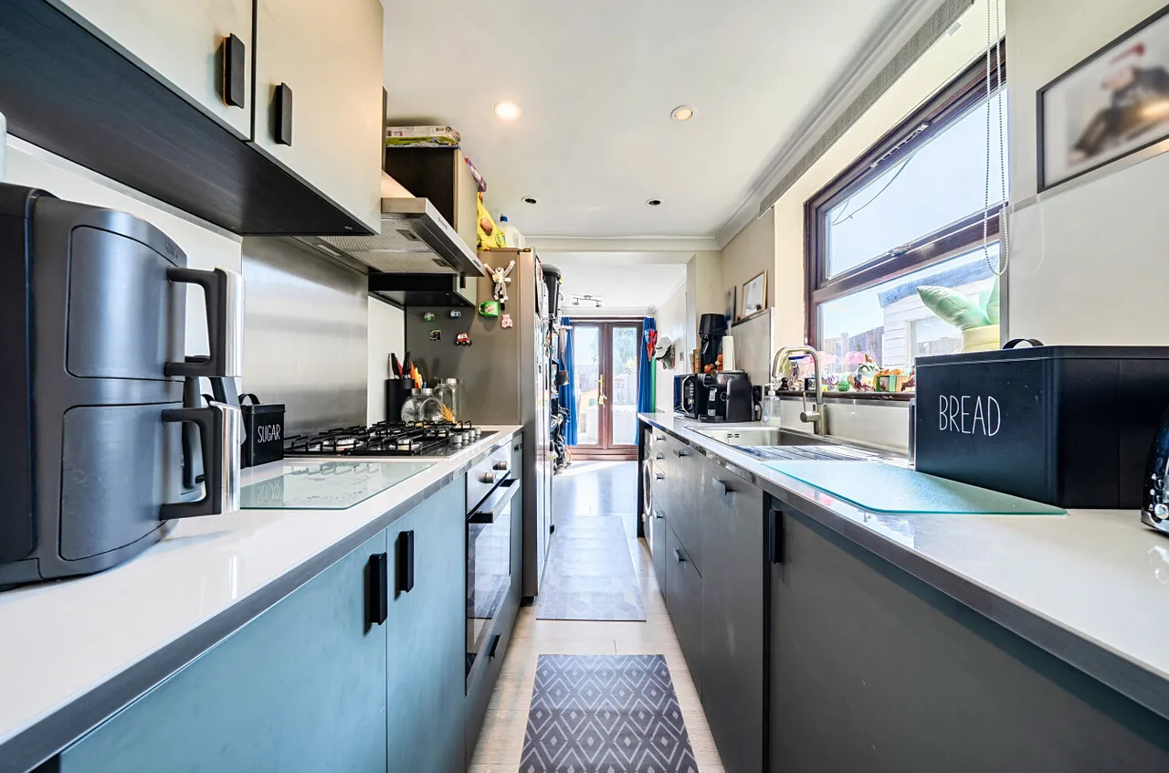 Broomfield Road, Swanscombe, DA10, photo 17