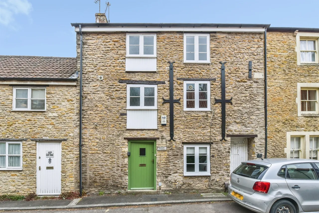 3 bed house for sale — Castle Street, Frome