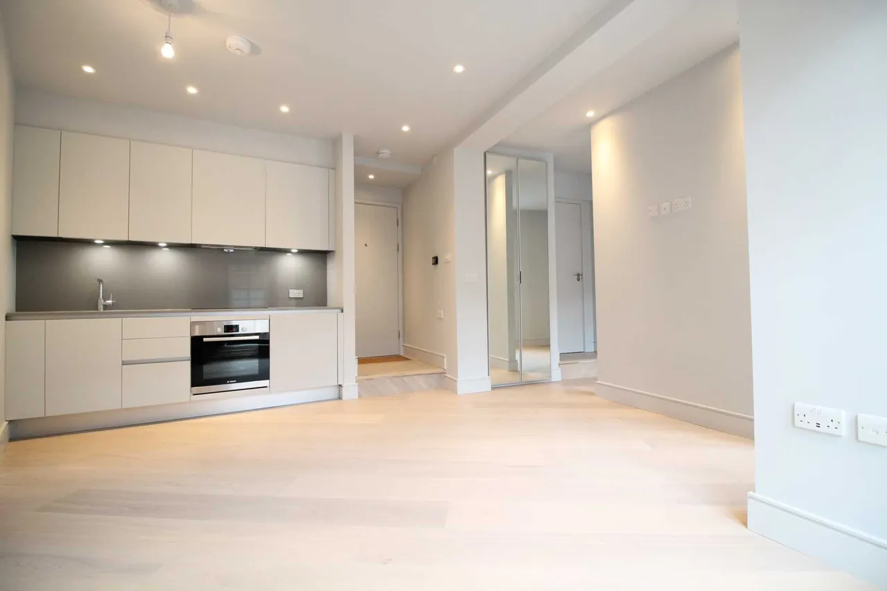 flat for sale — The Market Building, 6 Market Place, TW8 8FL
