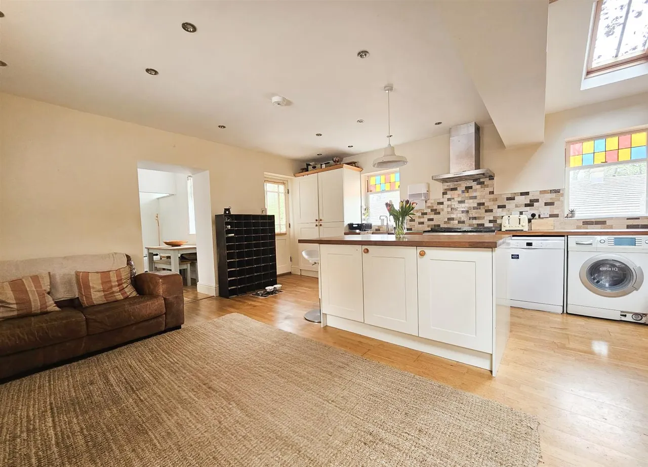 Upper School Street, Steeton, BD20 6PF, photo 4