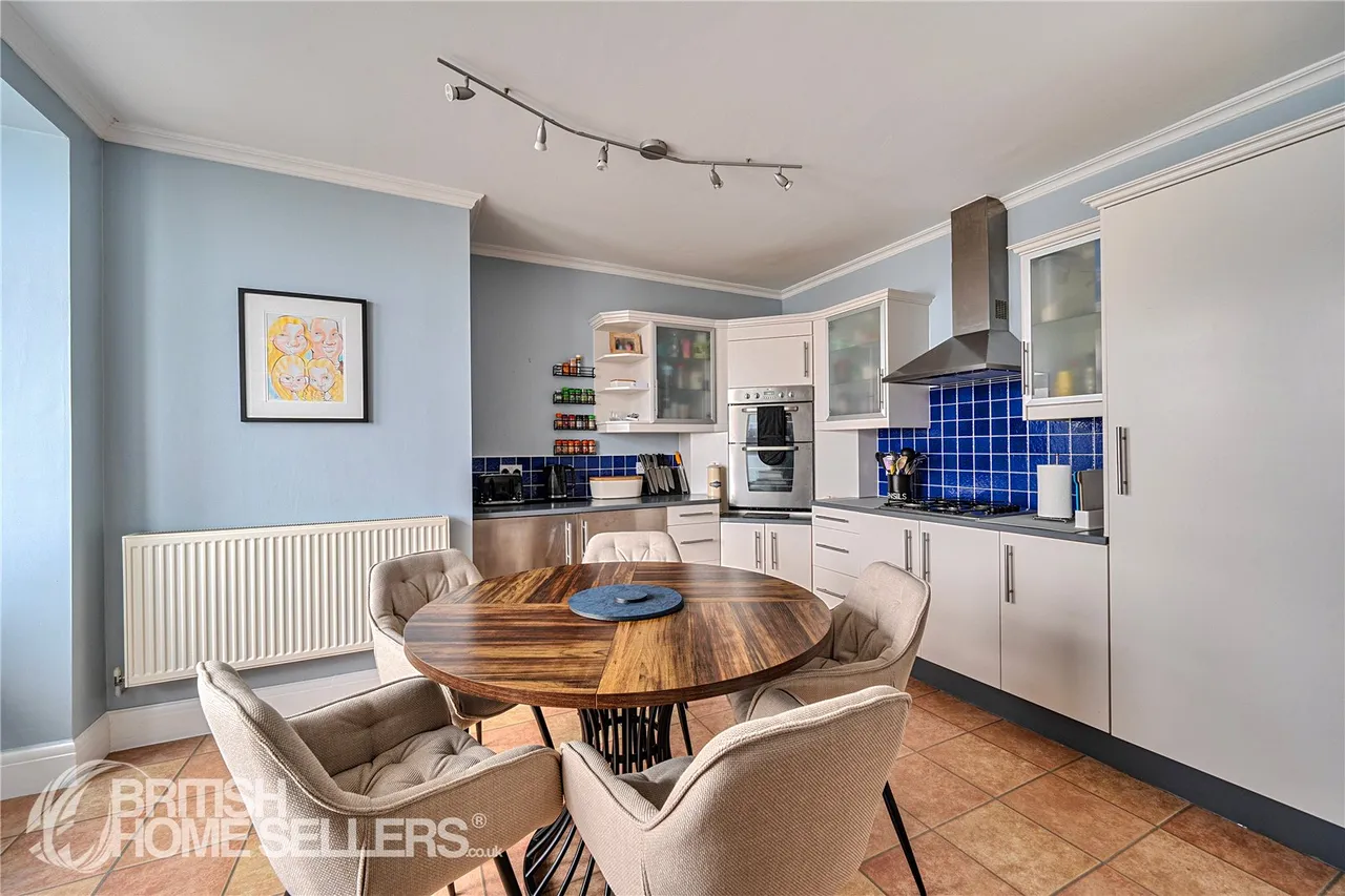 St. Thomas Road, Newquay, TR7, photo 17