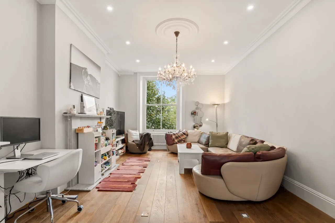 2 bed flat to rent, Warrington Crescent, London, W9