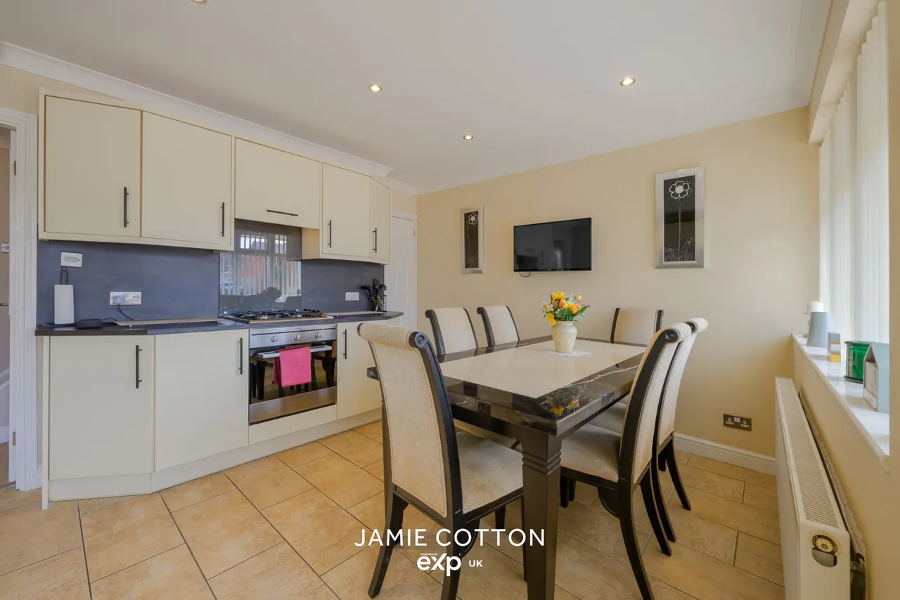 High Street, Pensnett, DY5, photo 8