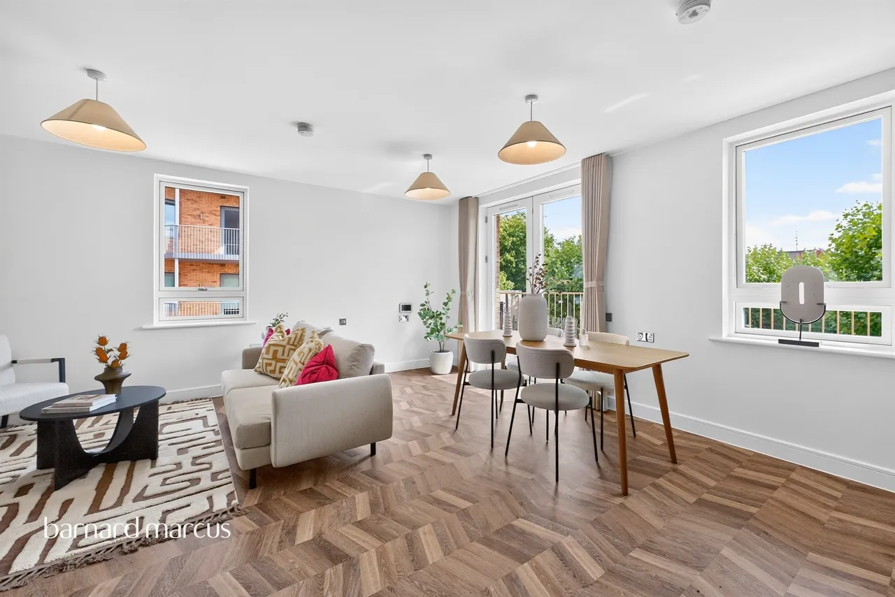 High Road, Finchley, N12, photo 10
