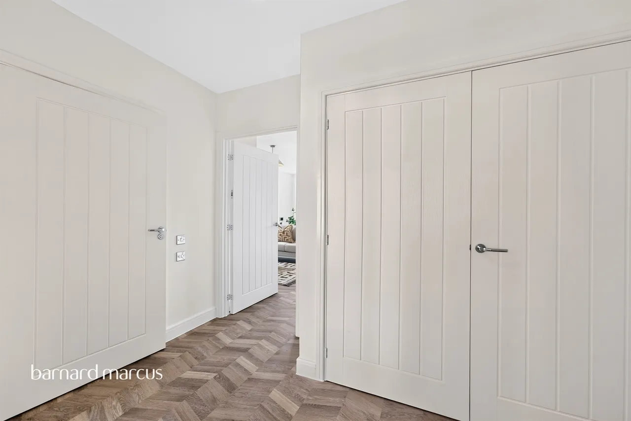 High Road, Finchley, N12, photo 8