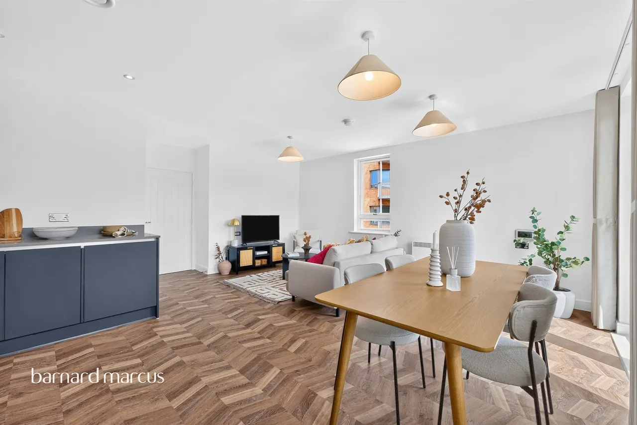High Road, Finchley, N12, photo 9