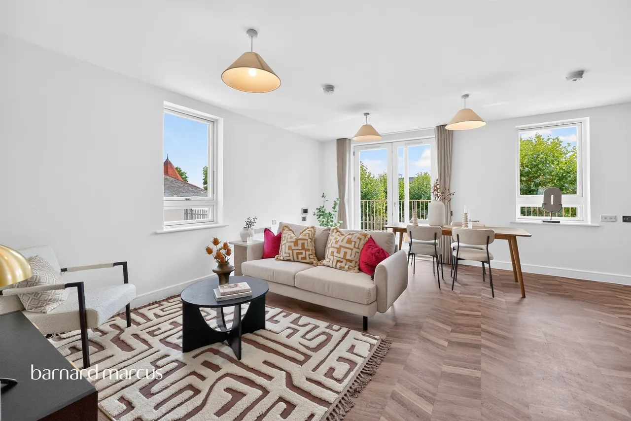 High Road, Finchley, N12, photo 11