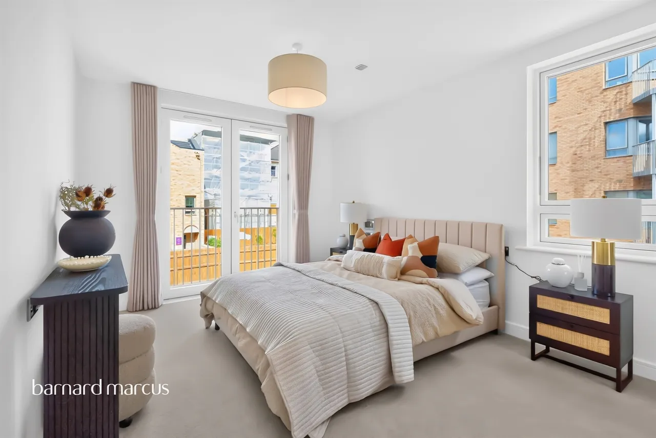 High Road, Finchley, N12, photo 15