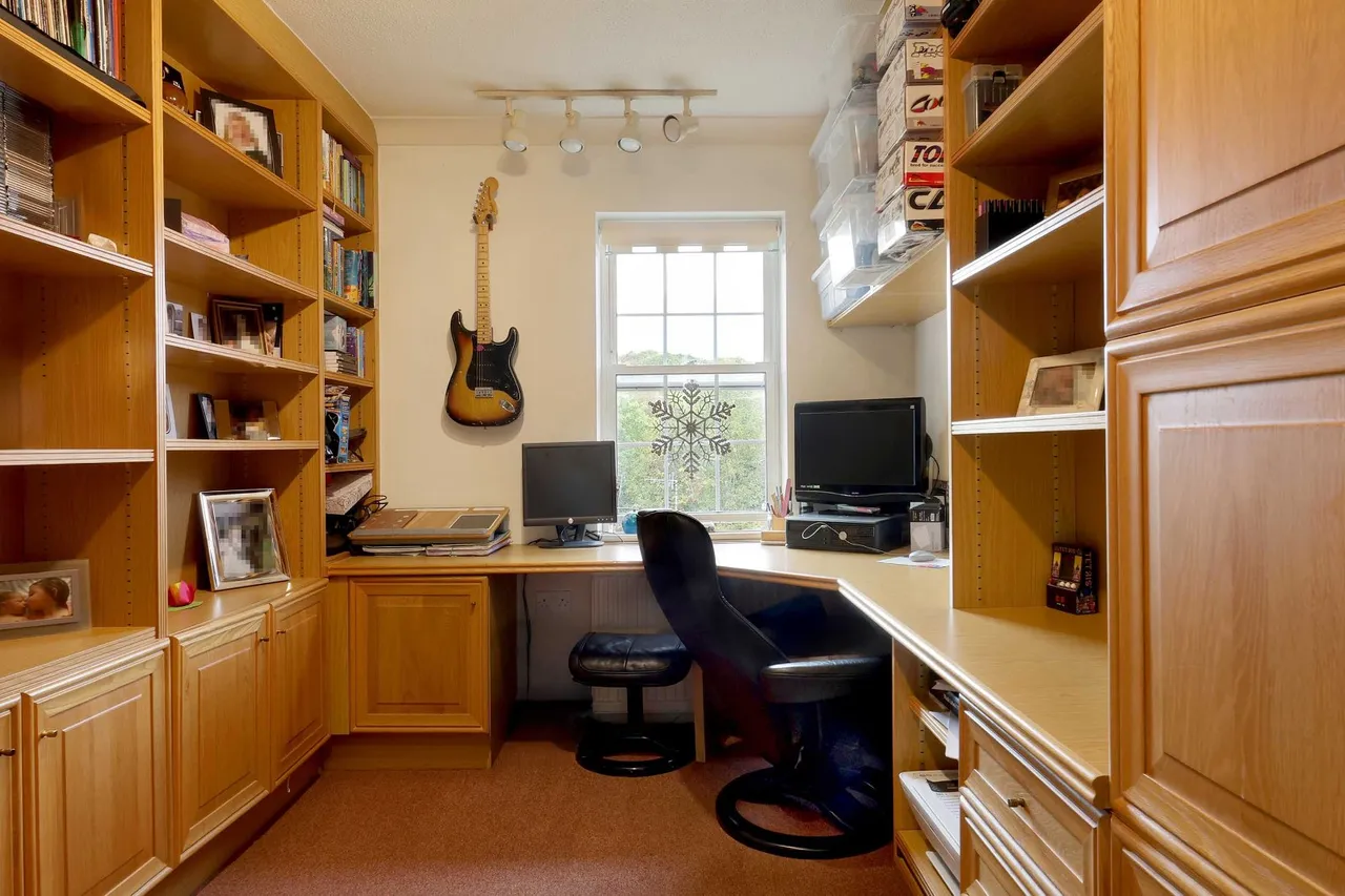 Silverdale Close, Penn, HP10, photo 12
