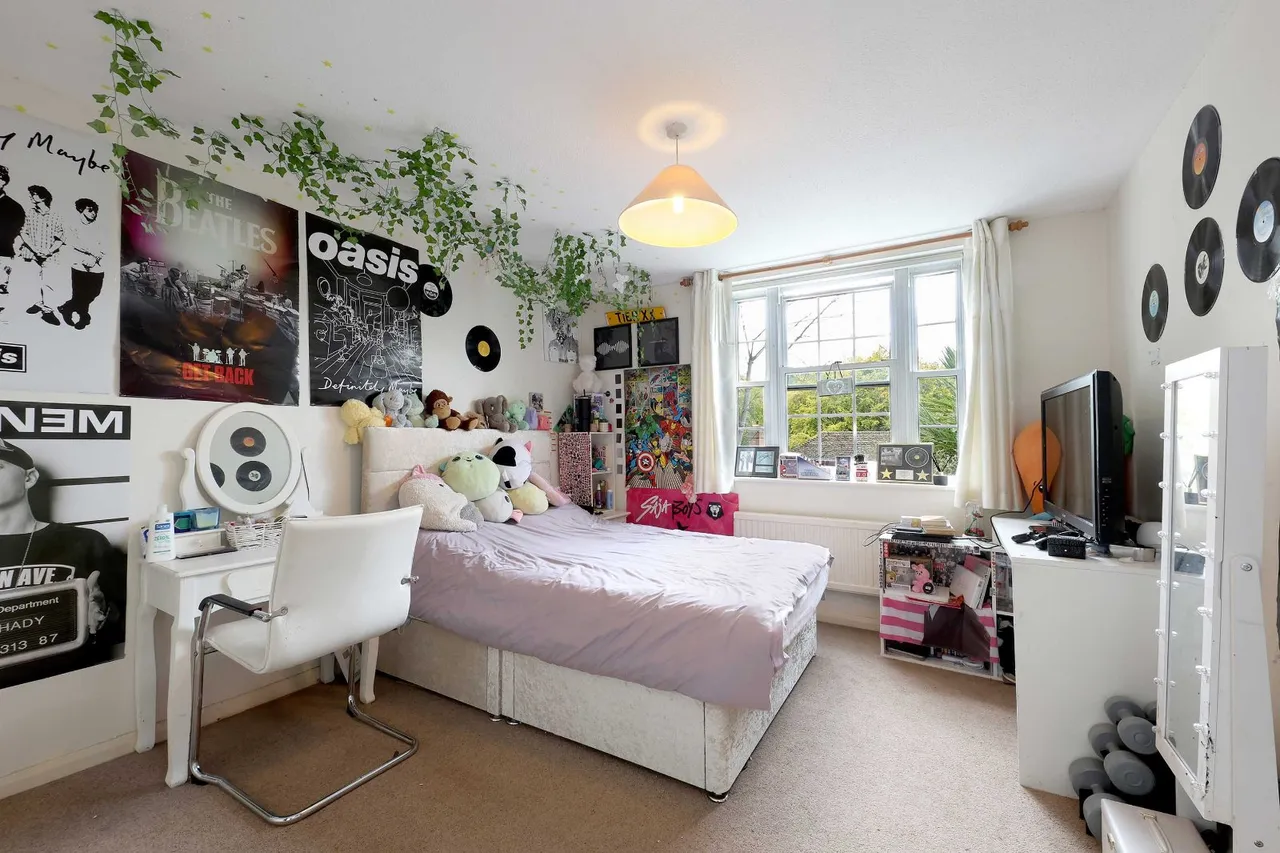 Silverdale Close, Penn, HP10, photo 9