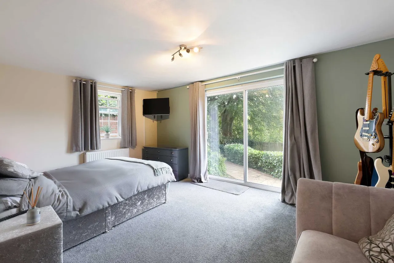 Silverdale Close, Penn, HP10, photo 13