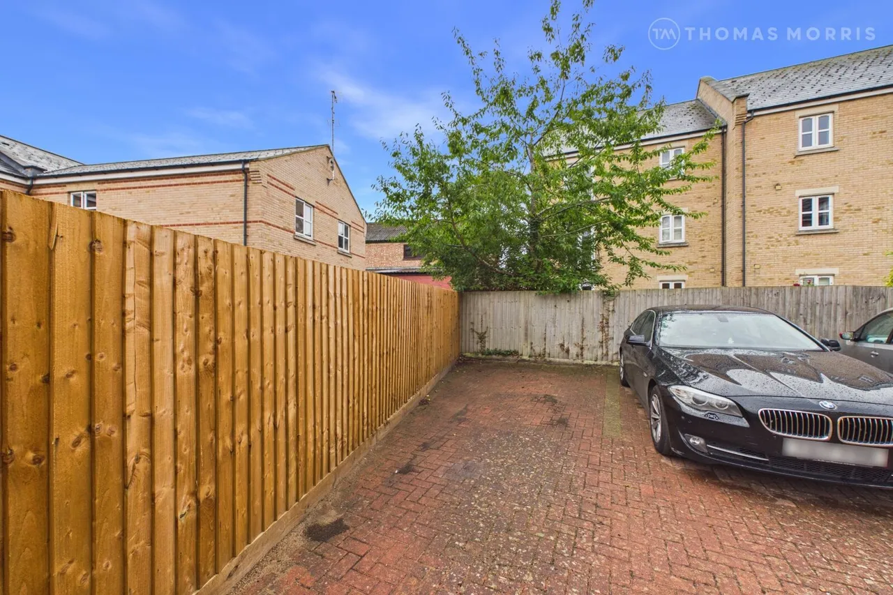 Knights Court, St. Neots, PE19, photo 8
