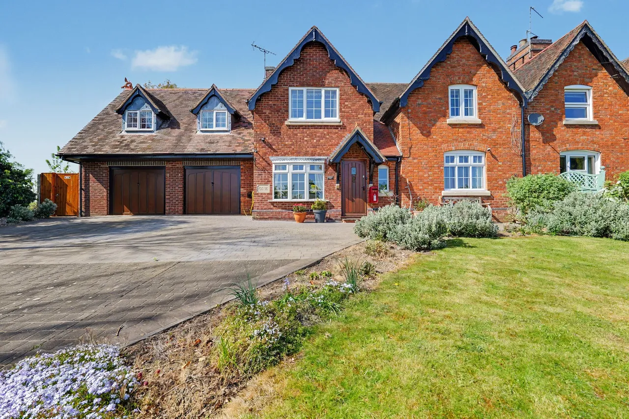 4 bed house for sale — Bosworth Road, Theddingworth, LE17