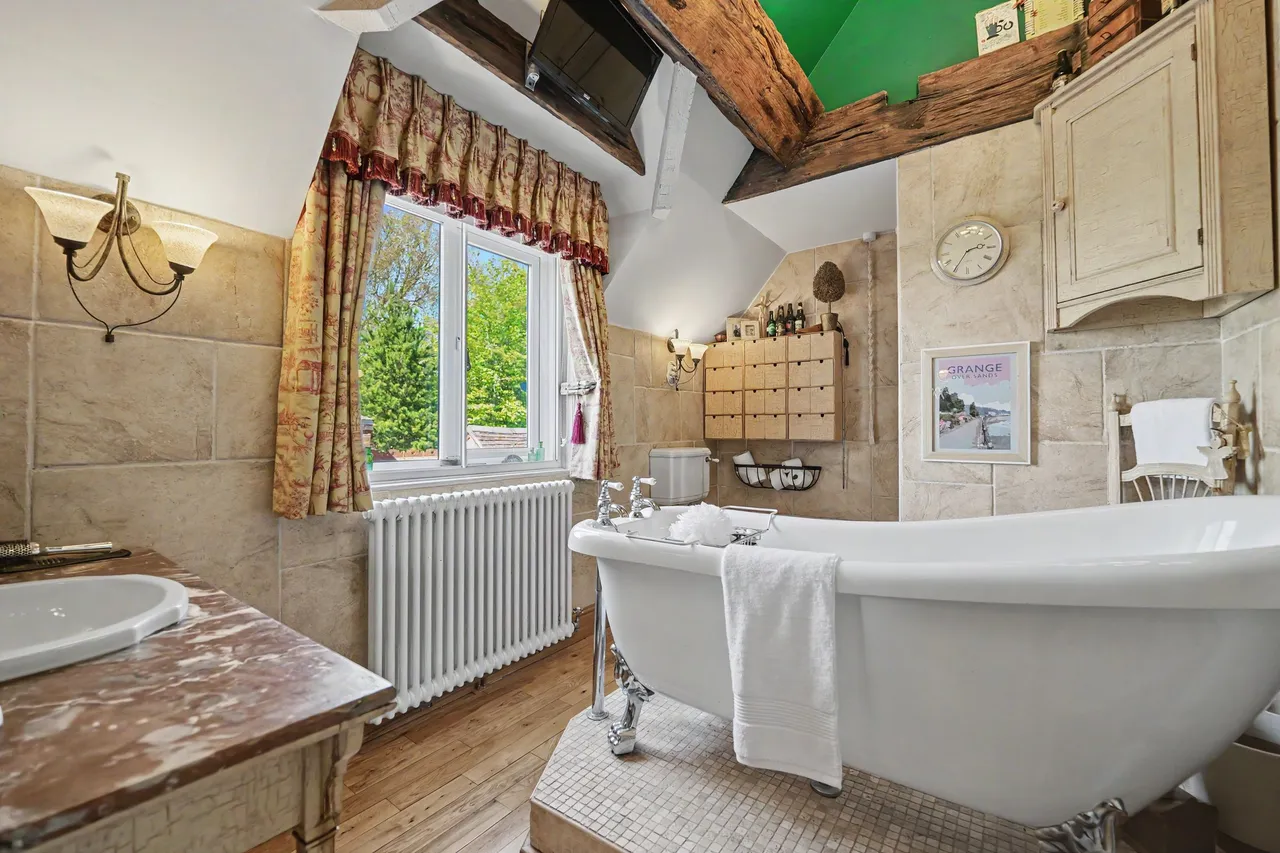Bosworth Road, Theddingworth, LE17, photo 32