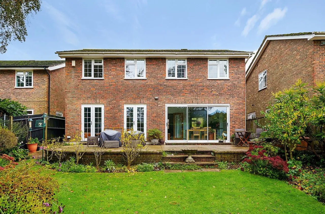 The Beeches, Banstead, SM7 2AZ, photo 11