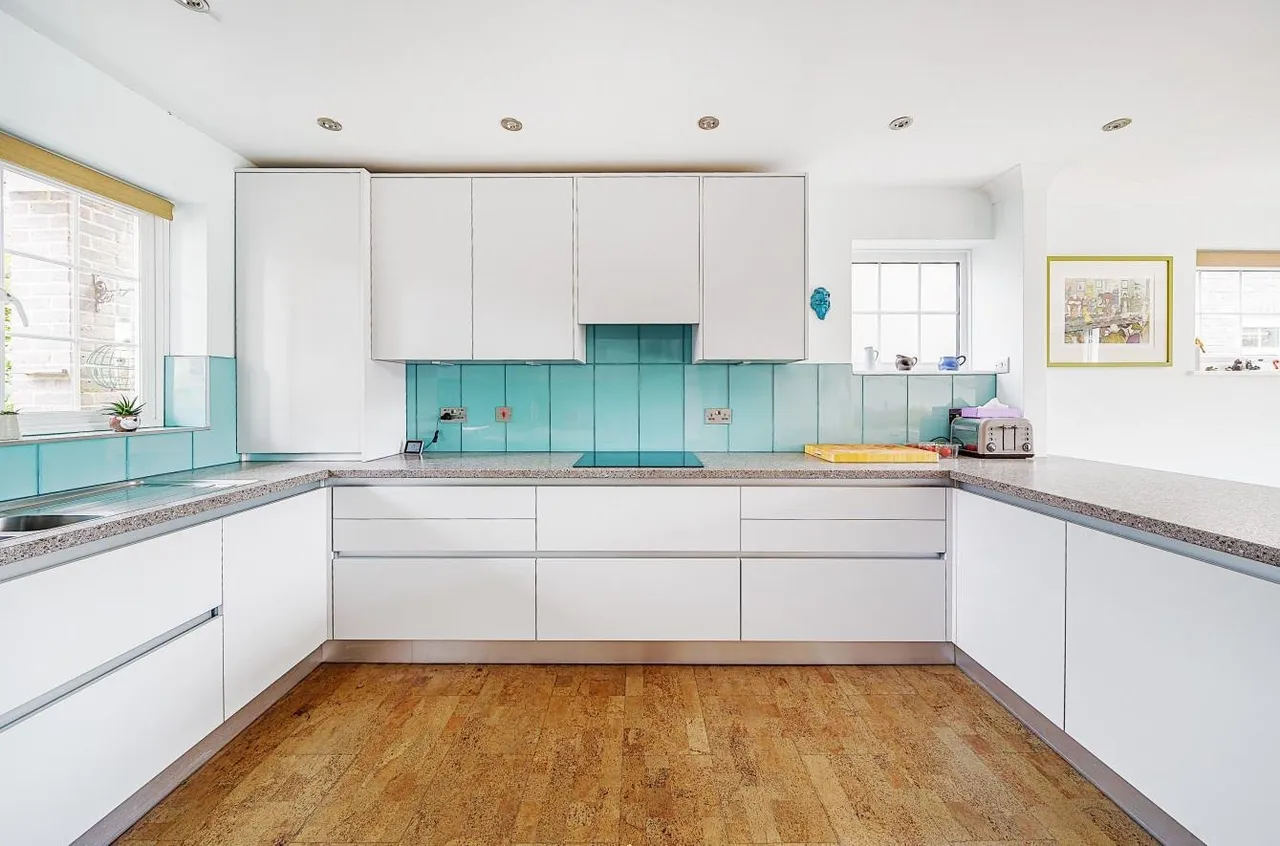 The Beeches, Banstead, SM7 2AZ, photo 6
