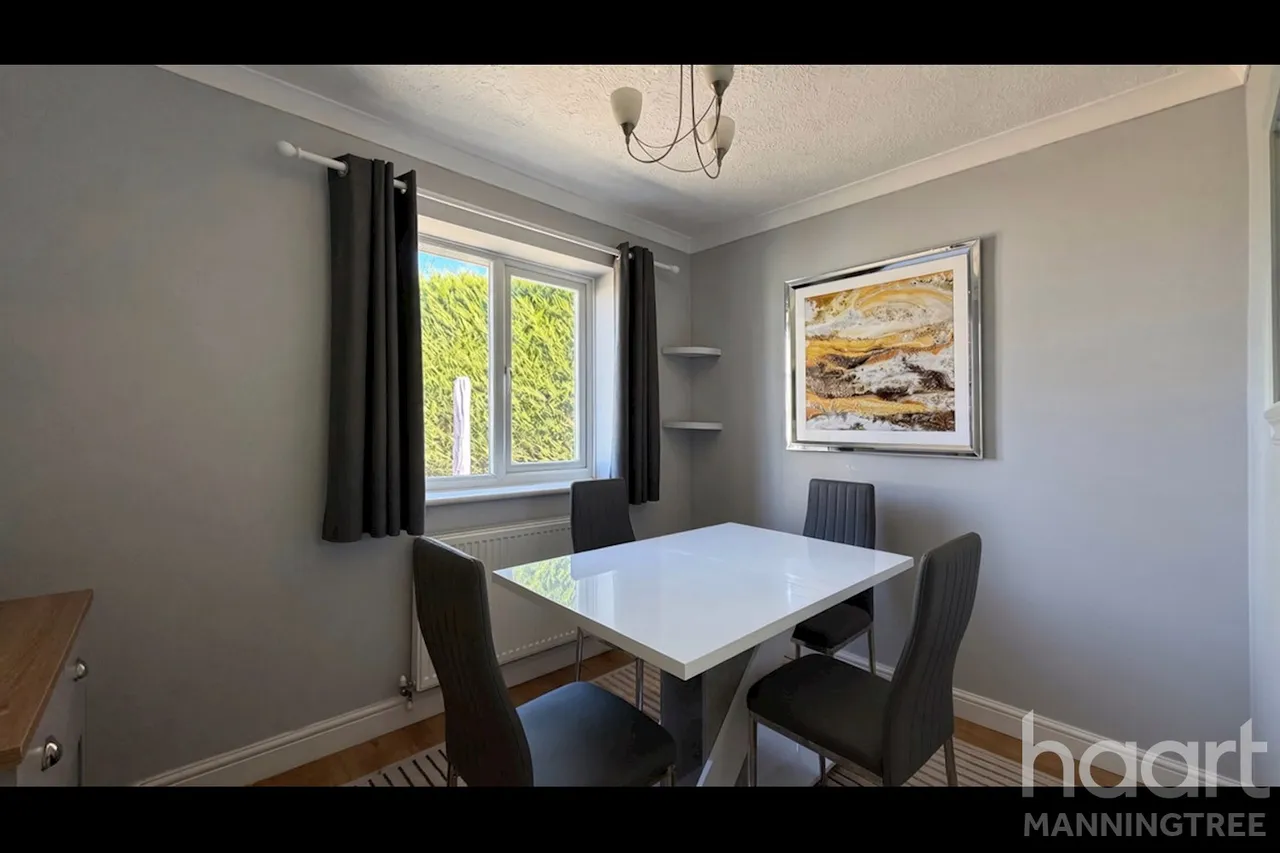 Cotman Avenue, Lawford, CO11, photo 8
