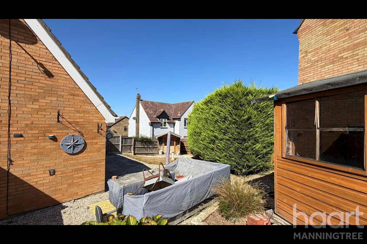 Cotman Avenue, Lawford, CO11, photo 5