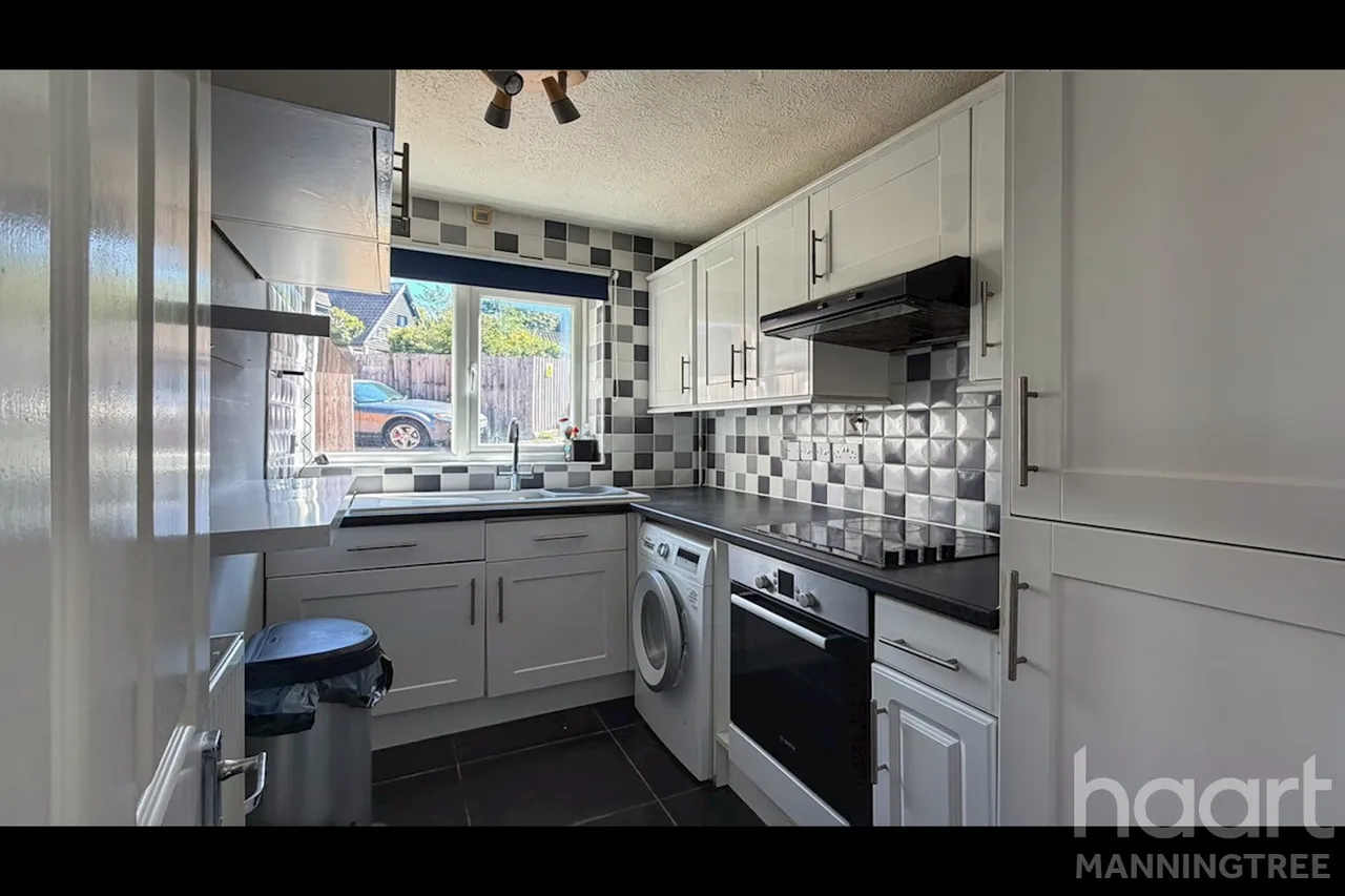 Cotman Avenue, Lawford, CO11, photo 7