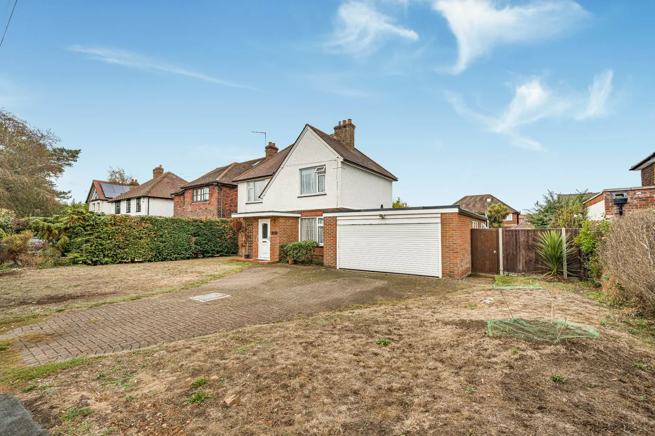 Thrupps Lane, Hersham, KT12, photo 2