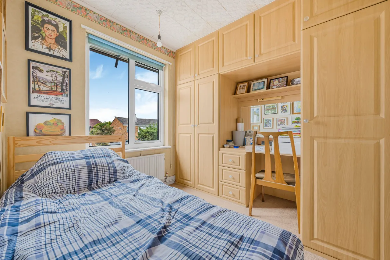 Thrupps Lane, Hersham, KT12, photo 21