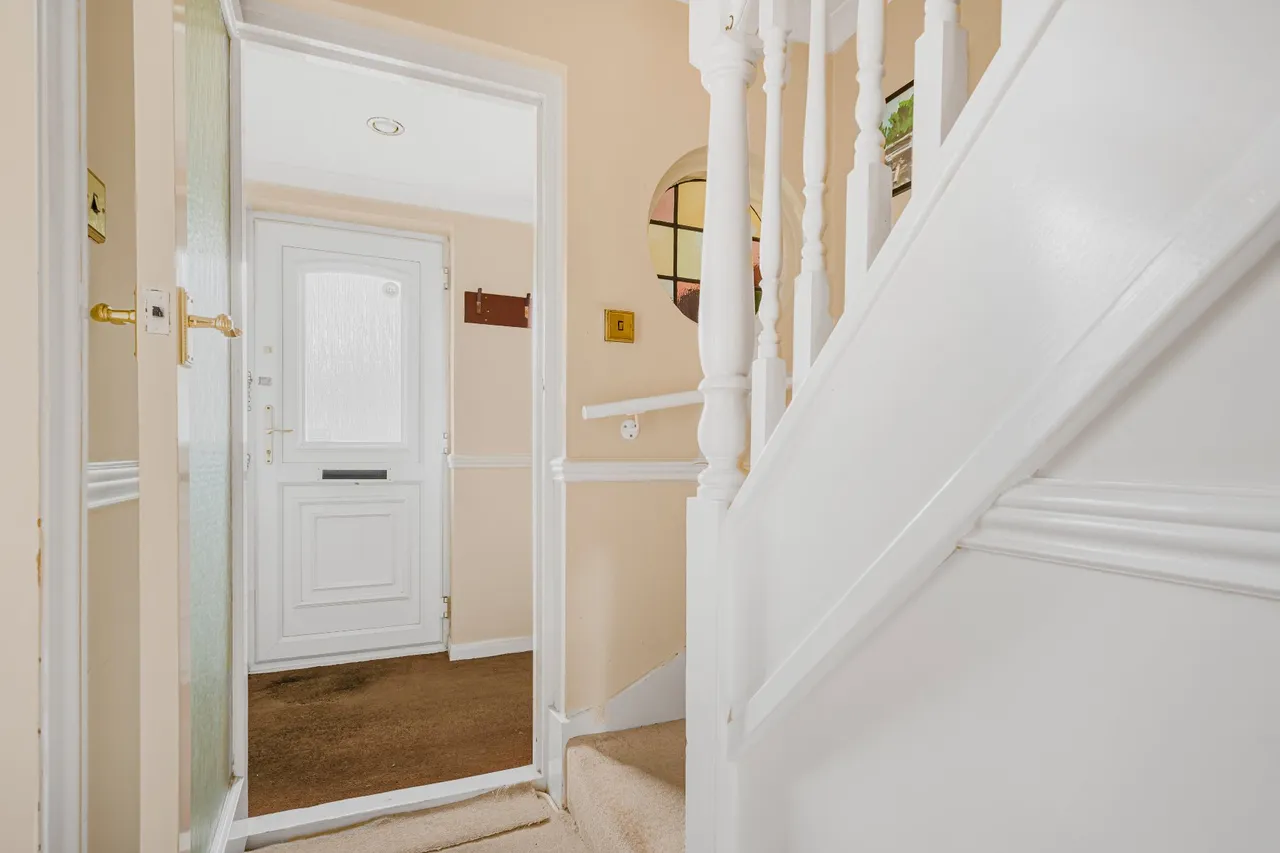 Thrupps Lane, Hersham, KT12, photo 17
