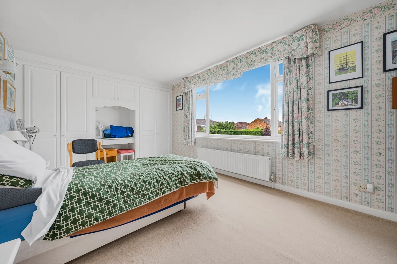 Thrupps Lane, Hersham, KT12, photo 22