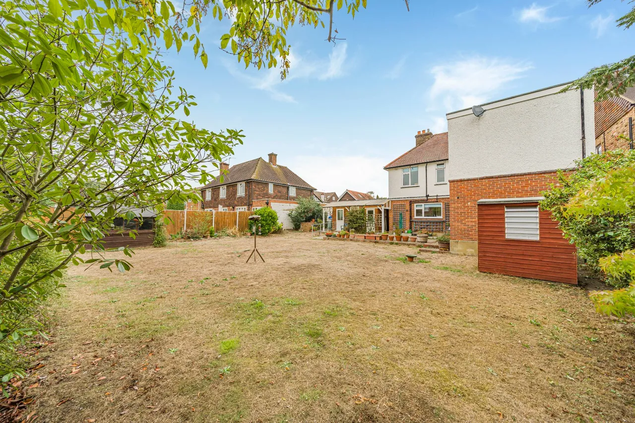 Thrupps Lane, Hersham, KT12, photo 14
