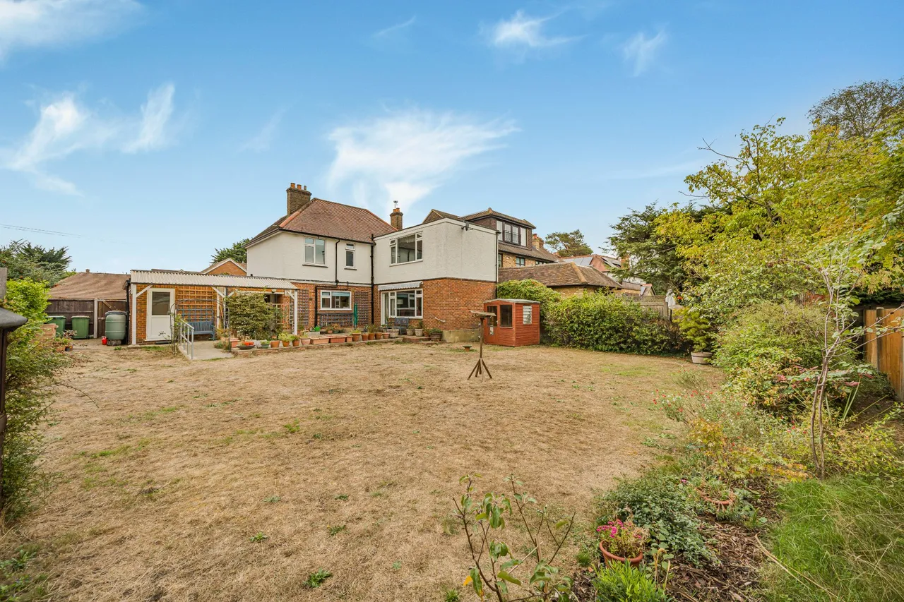 Thrupps Lane, Hersham, KT12, photo 5