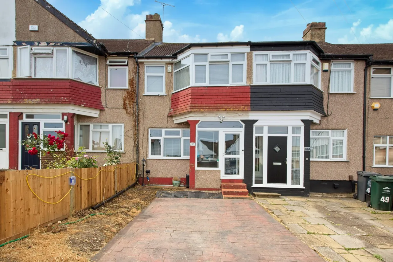 3 bed house for sale — Priory Close, Dartford