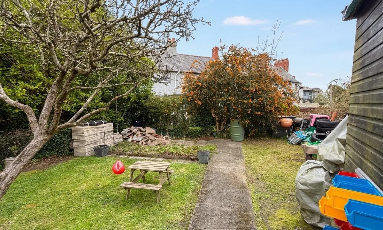 Caernarfon Road, Ban, photo 6