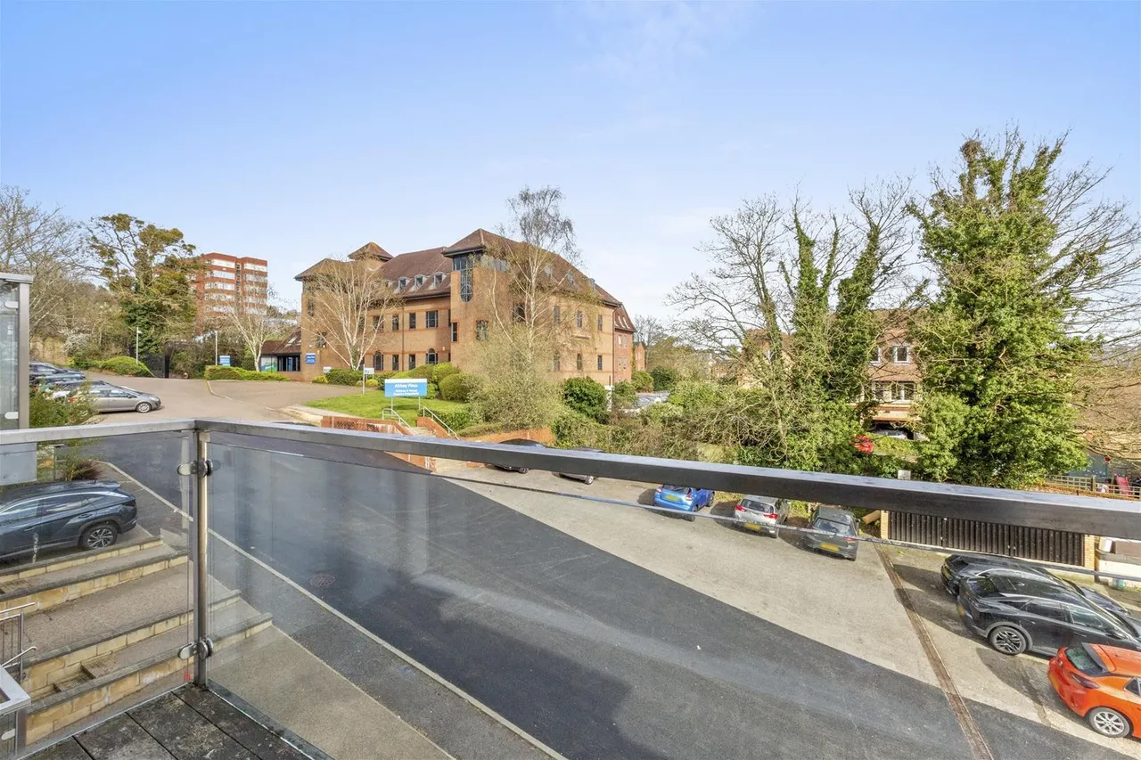 Easton Street, High Wycombe, HP11, photo 3