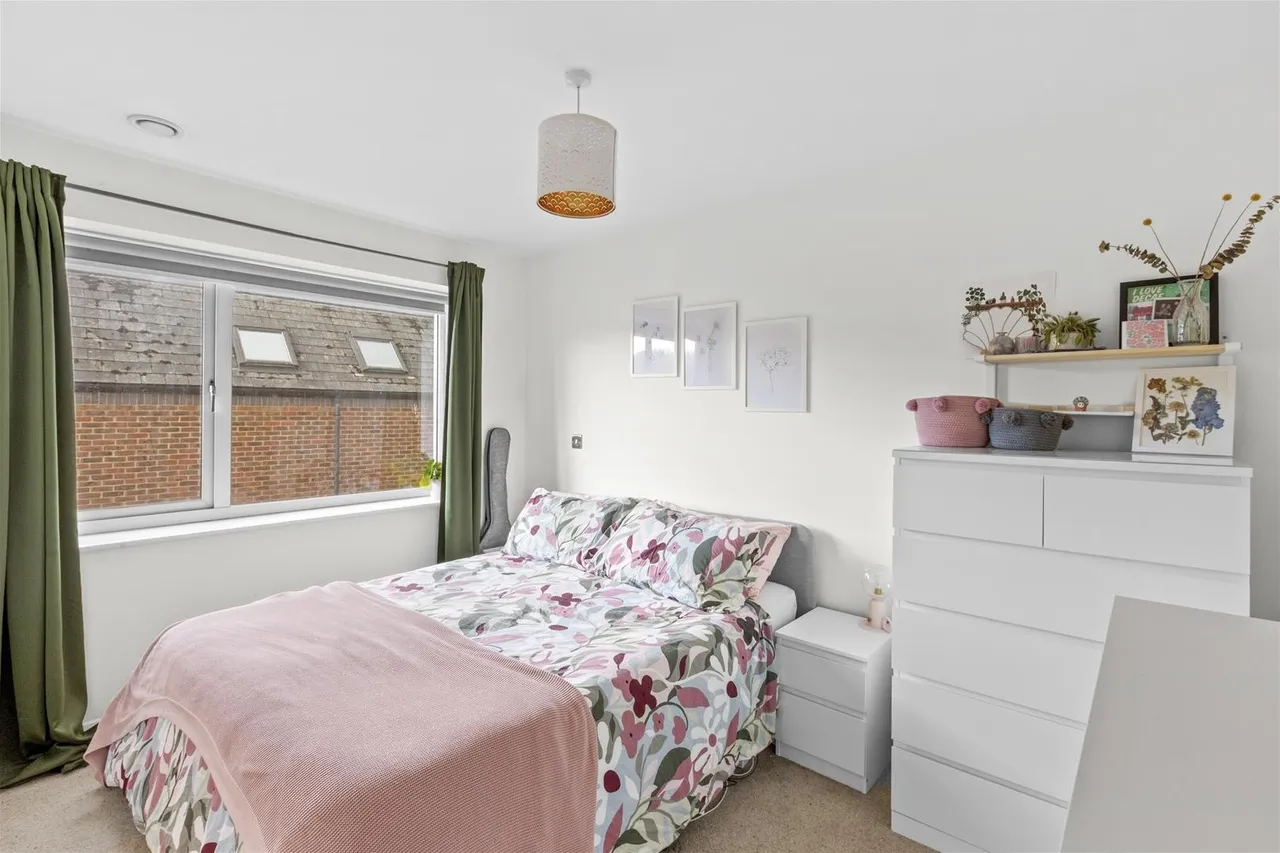 Easton Street, High Wycombe, HP11, photo 8