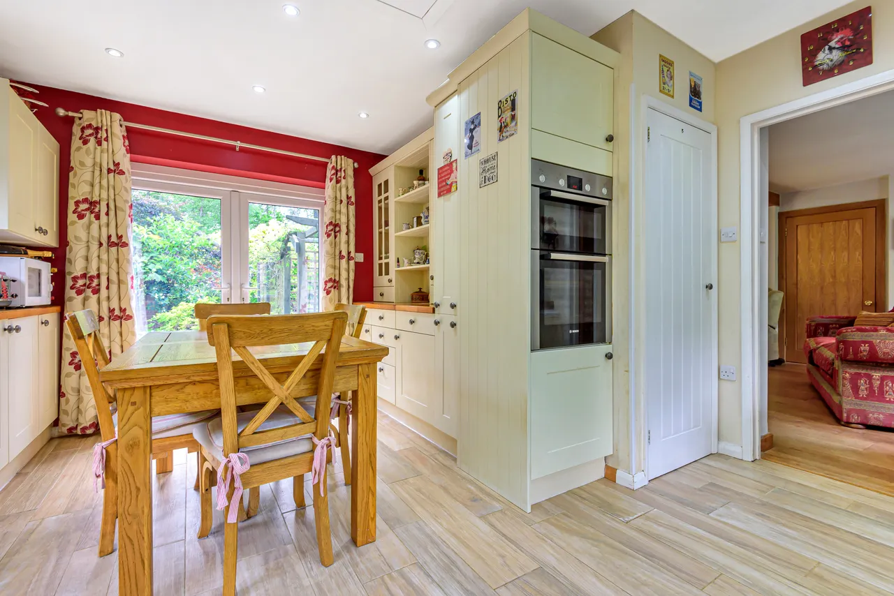 Farther Common, Hill Brow, GU33, photo 13
