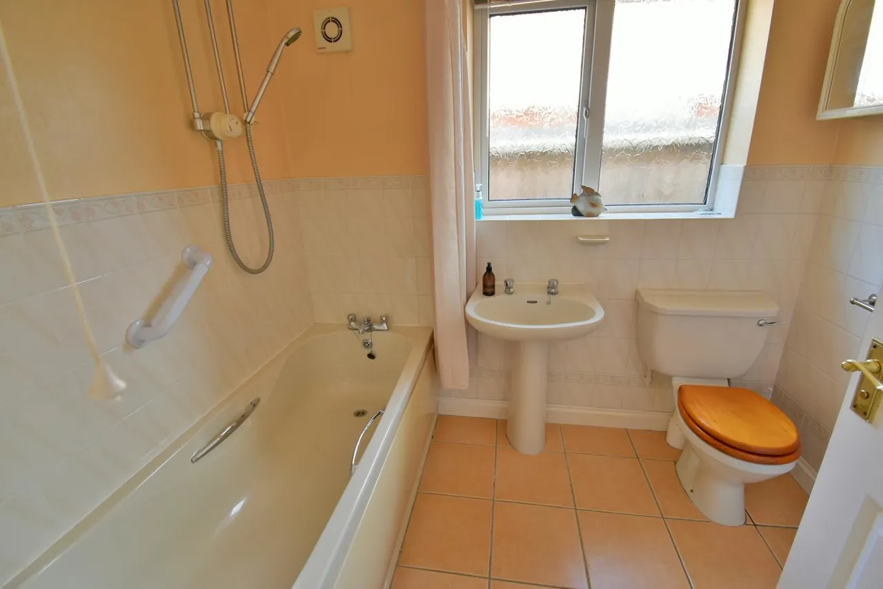 Leeson Drive, BH22, photo 12