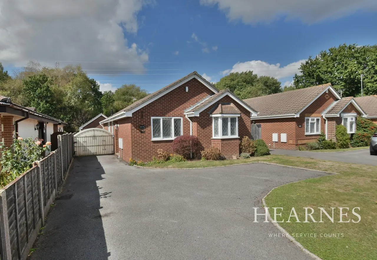 3 bed house for sale, Leeson Drive, BH22