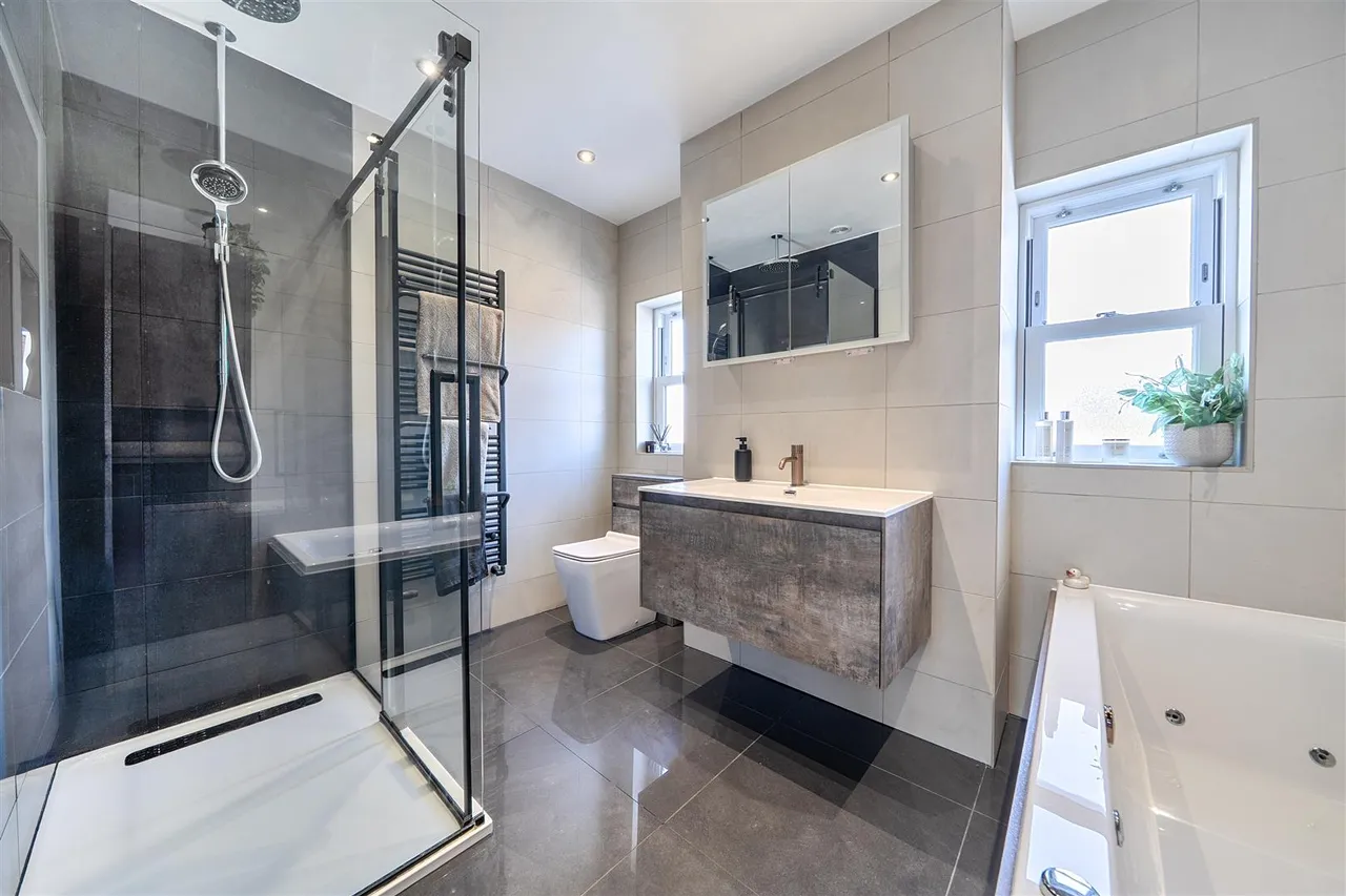 Warsash Road, Warsash, photo 18