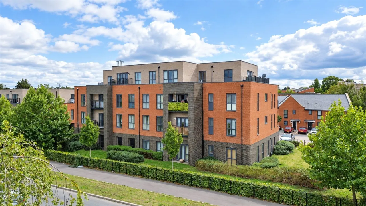 3 bed flat for sale, Nightingale Way, Reading, RG30