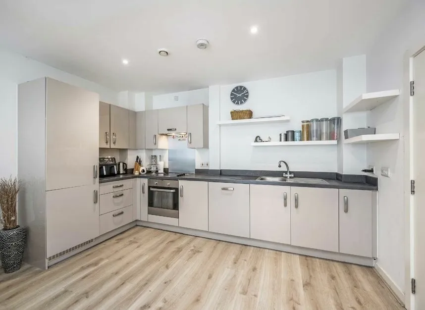 Capitol Way, Colindale, NW9, photo 2